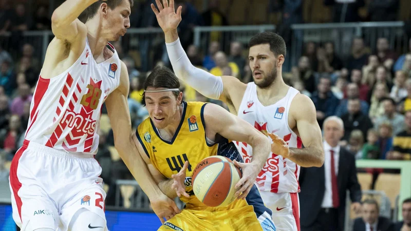 Fotografija: Luka Vončina in soigralci so dolgo grozili Crveni zvezdi. FOTO: ABA