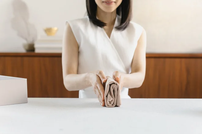 Ljubezen do pospravljanja je bila Marie Kondo položena v zibko. FOTO: Konmari Media