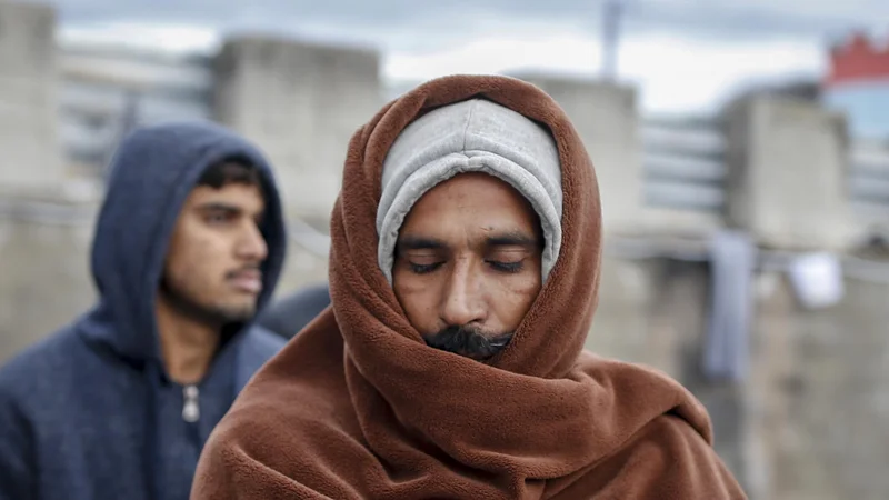 Fotografija: Prizor iz begunskega taborišča Miral v Veliki Kladuši, ki ga ureja in upravlja Mednarodna organizacija za migracije. FOTO: Matej Družnik/Delo