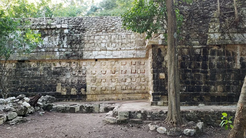 Fotografija: Kulubá je pomembno najdišče majevske kulture, v času Majev povezano z mestoma Ek‘ Balam in Chichen Itza. FOTO: Nacionalni inštitut za antropologijo in zgodovino Ciudad de México/Reuters