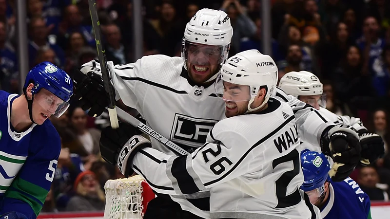 Fotografija: Odlična predstava Hrušičana ima napako, njegovi kralji so izgubili v gosteh proti pacifiškim tekmecem iz Vancouvra z 2:3. FOTO: Usa Today Sports