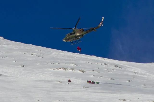 Reševanje na Krnu je bilo za pilota zelo zahtevno. FOTO: Simon Čopi, Miljko Lesjak