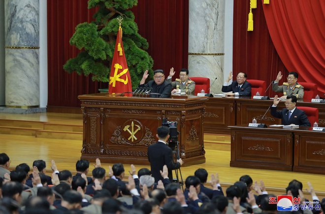 Napoved o ukinitvi moratorija je bila predstavljena na večdnevnem zasedanju centralnega odbora severnokorejske vladajoče partije. FOTO: AFP