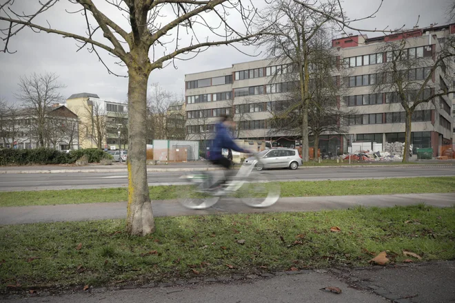 Okoli 130 državnih uradnikov iz petih izpostav UE Ljubljana bo po novem delovalo na eni lokaciji. Sektor za upravno-notranje zadeve ostaja na Tobačni ulici. FOTO: Uroš Hočevar/Delo