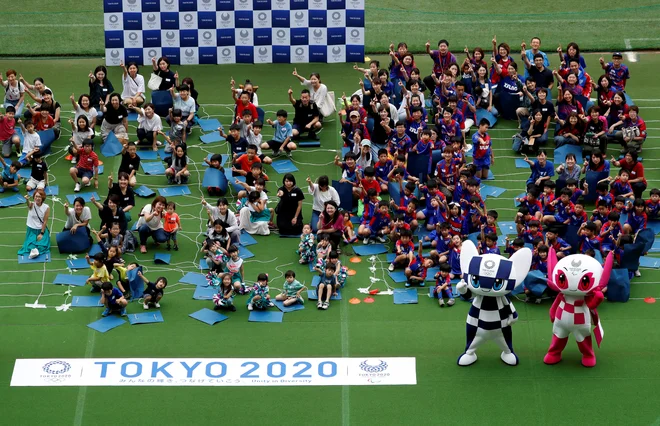 Večplastna simbolika maskot veliko pove o tem, kaj Japonci pričakujejo od olimpijskih iger. FOTO: Reuters