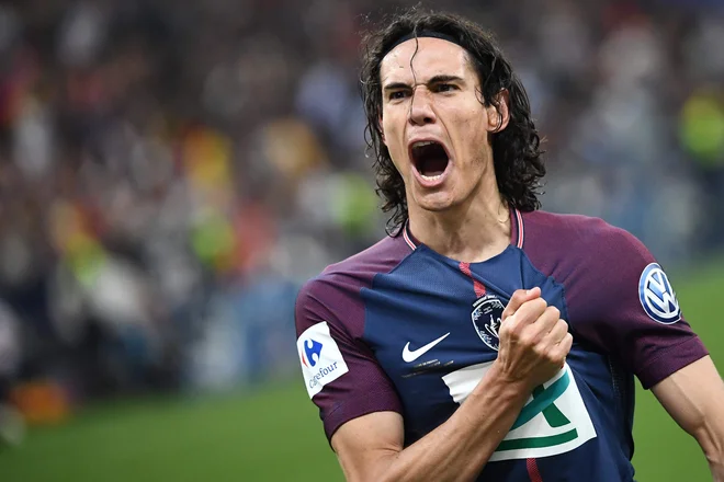 Edinson Cavani bo februarja dopolnil 33 let, v tej sezoni pa se ni posebej naigral v majici Parižanov (11 tekem, 3 goli). FOTO: AFP