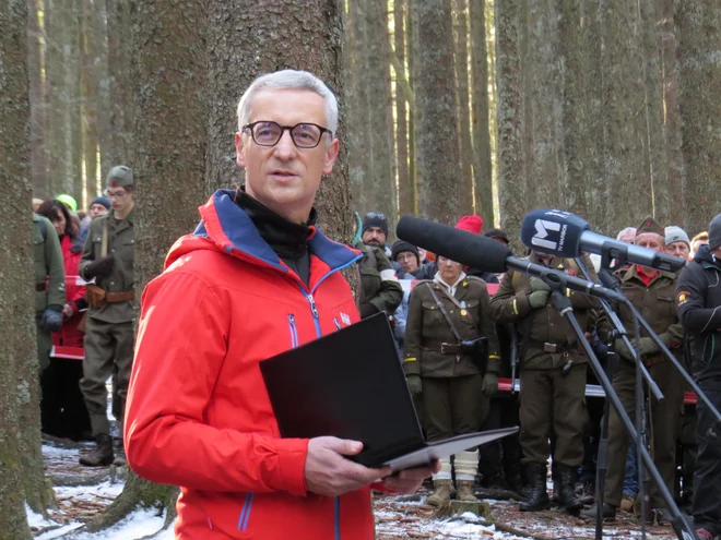 Slavnostni govornik na prizorišču pokola bork in borcev je bil šolski minister dr. Jernej Pikalo. FOTO: Bojan Rajšek/Delo