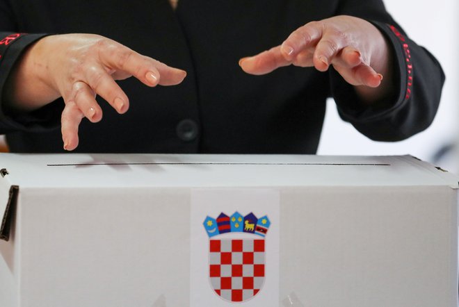 Do 11.30 ure je je svoj glas oddalo 18,87 odstotka volivcev. FOTO: Marko Djurica/Reuters