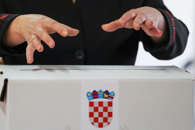 Do 11.30 ure je je svoj glas oddalo 18,87 odstotka volivcev. FOTO: Marko Djurica/Reuters