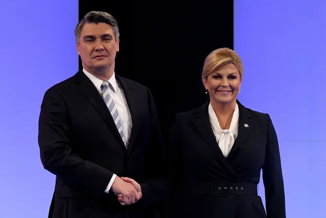 V prid Grabar-Kitarovićevi naj bi šlo dejstvo, da so številni Hrvati na smučanju v tujini, med njimi pa po ocenah prevladujejo podporniki leve sredine. FOTO: Denis Lovrovic/Afp