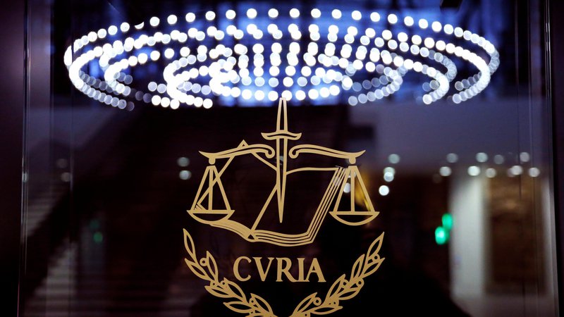 Fotografija: Število sodnikov na Splošnem sodišču – to skupaj s Sodiščem (Court of Justice) tvori Sodišče EU – se je povečalo s 47 na skupno 54, a Slovenija trenutno nima nobenega od obeh svojih sodnikov. FOTO: Francois Lenoir/Reuters
