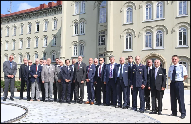 Evropsko partnerstvo združenj vojaškega letalstva EPAA. Foto iz arhiva Društva vojaških pilotov Slovenije.