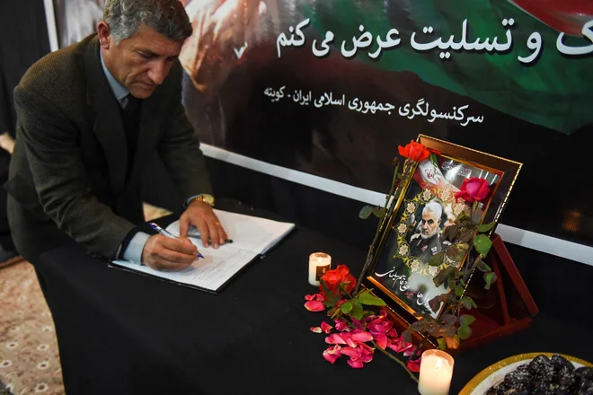 Sulejmani je bil vodja elitne enote iranske revolucionarne garde in po nekaterih ocenah drugi človek Irana. FOTO: Banaras Khan/AFP