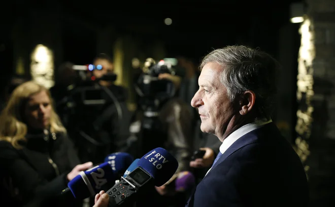 Karl Erjavec zanika, da bi kdorkoli delal za promocijo njega kot predsednika Desusa. FOTO: Blaž Samec/Delo