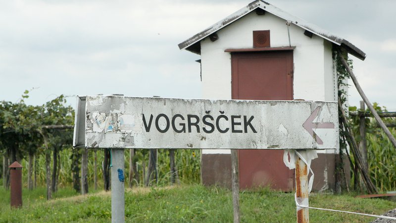 Fotografija: Zadrževalnik Vogršček je objekt vodne infrastrukture v lasti države. FOTO: Marko Feist 