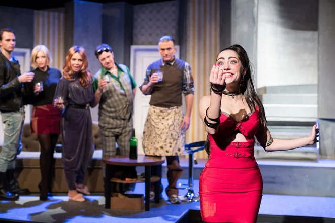 Predstavo <em>Profesionalci espe</em>, kot jo je poimenoval Kobal, so v celjskem teatru zadnjič odigrali pred celjskimi gimnazijci 14. januarja lani. FOTO: Jaka Babnik