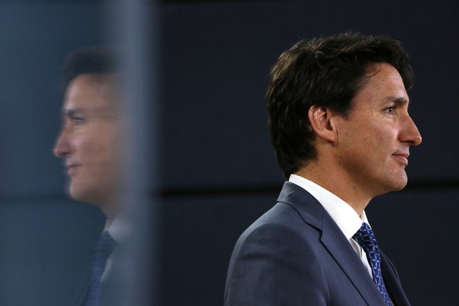 Kanadski premier Justin Trudeau brez dlake na obrazu, kakršnega so očitno vajeni ljudje. FOTO: AFP