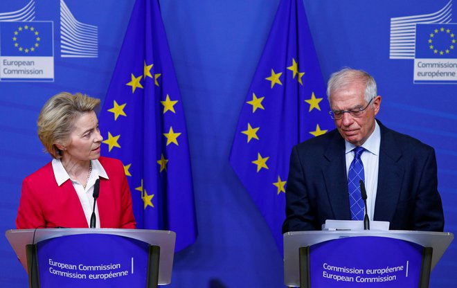 »Uporaba orožja se mora končati zdaj, da bo prostor za dialog,« je povedala predsednica evropske komisije Ursula von der Leyen. FOTO: Francois Lenoir Reuters