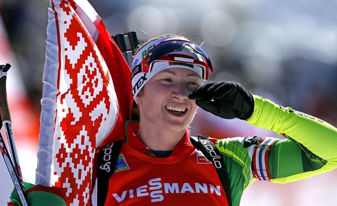 Tako se je Darja Domračeva pred šestimi leti veselila zmage na Pokljuki. FOTO: Matej Družnik/Delo