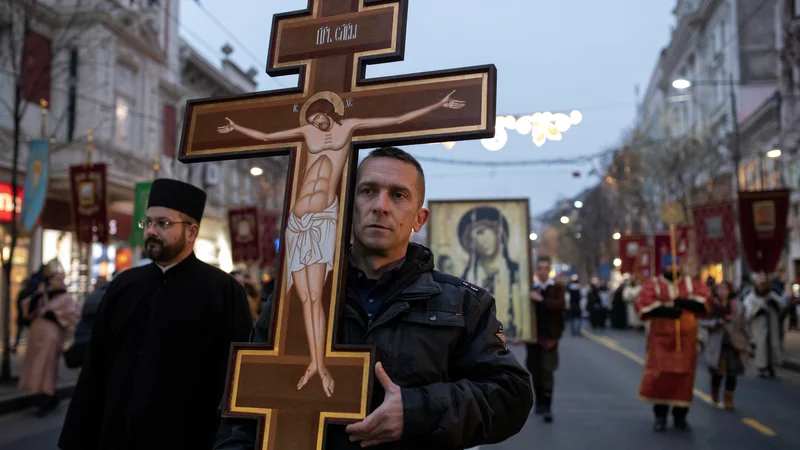 Protesti se vrstijo v Črni gori, ponekod v Srbiji in BiH, včeraj tudi v Beogradu. Foto: Marko Djurica/Reuters