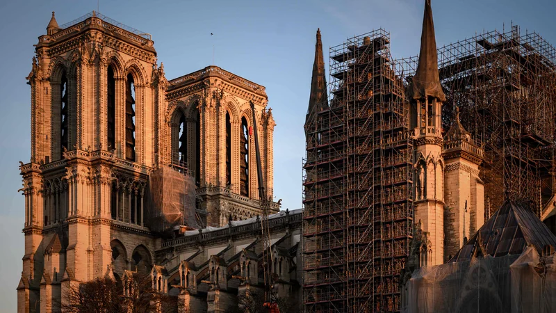 Fotografija: Katedrala je delno zgorela 15. aprila lani. FOTO: Philippe Lopez/AFP