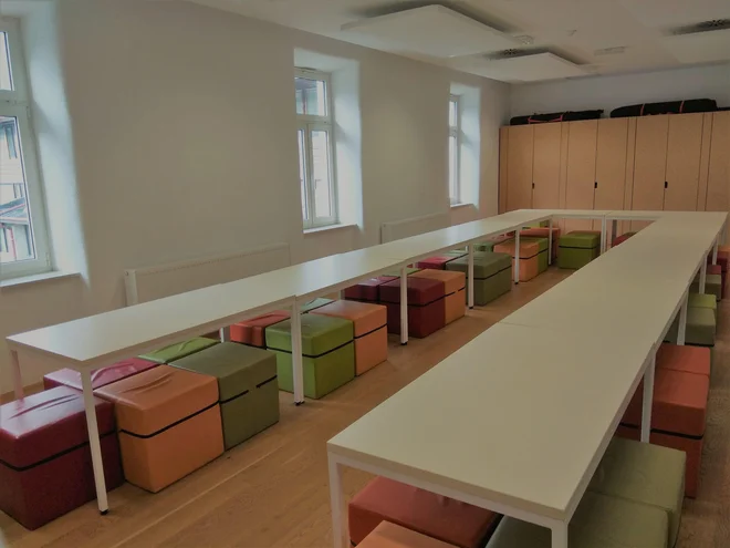 Sobe v stavbi so poimenovane po cerkljanskih laufarjih. FOTO: Arhiv CŠOD Cerkno