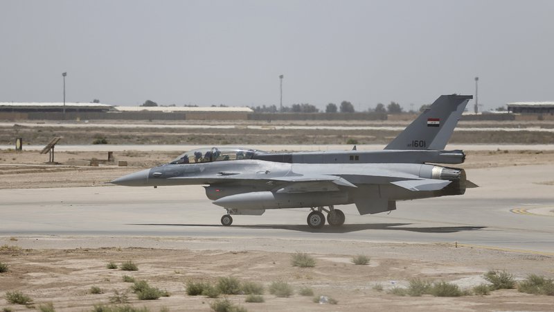 Fotografija: Včina ameriških vojakov se je iz letalskega oporišča Balad po zaostritvi odnosov med ZDA in Iranom umaknila. FOTO: Thaier Al-sudani Reuters
