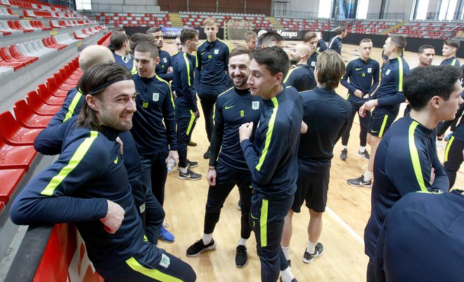Sproščeni in motivirani so se Olimpijini nogometaši vrnili z dopusta. FOTO: Roman Šipić/Delo