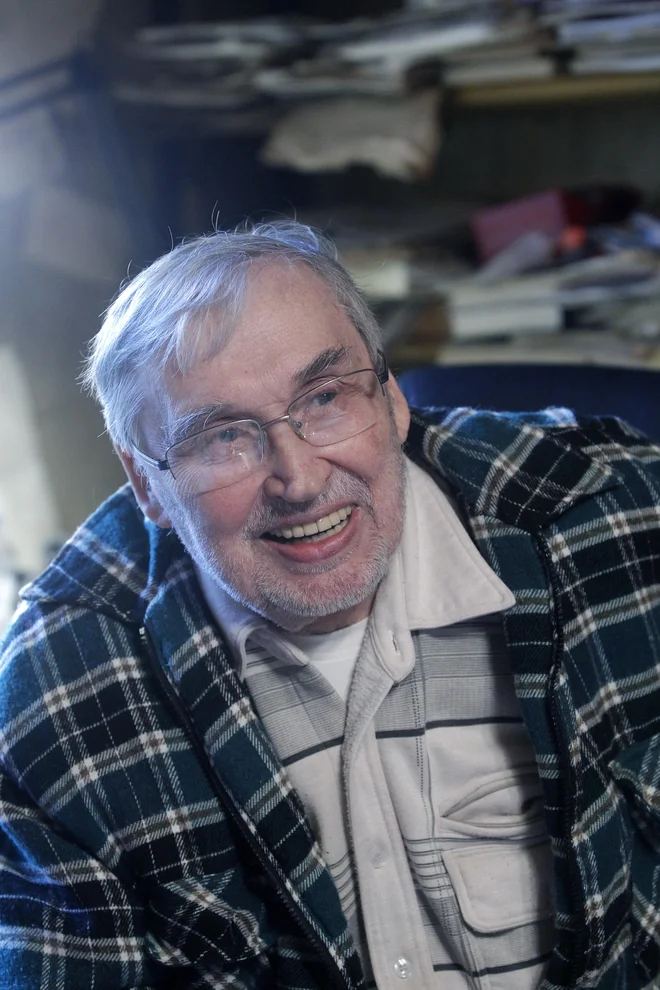 »Vejica ni samo črtica v pravopisu. To je prometni znak skozi besedilo,« pravi dr. <strong>Tomo Korošec</strong>. FOTO: Mavric Pivk/Delo