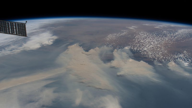 Fotografija: Dim nad Avstralijo FOTO: NASA Earth Observatory 