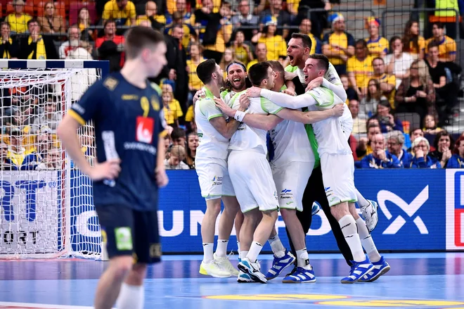 Slovenski rokometaši so tudi v zadnjem dvoboju v skupini proti Švici igrali odlično. FOTO: Reuters