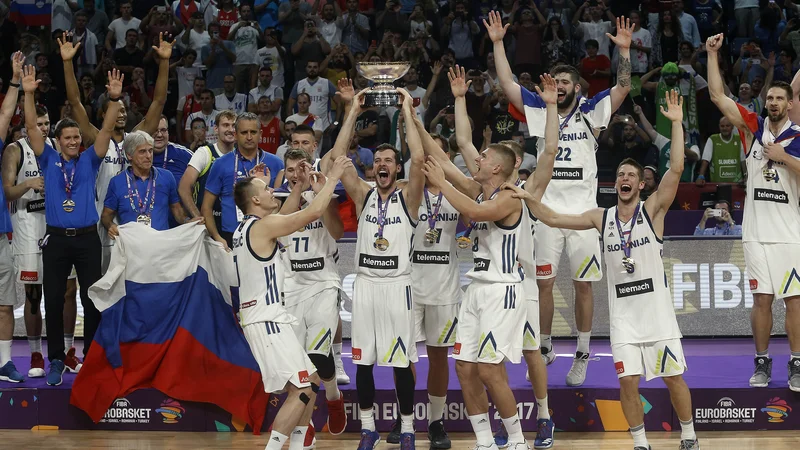 Fotografija: Goran Dragić, Luka Dončić in soigralci so na EP 2017 uresničili sanje številnih košarkarskih rodov. Foto Blaž Samec