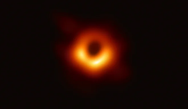 Letos si morda lahko obetamo fotografijo črne luknje v središču Galaksije. FOTO: ESO AFP