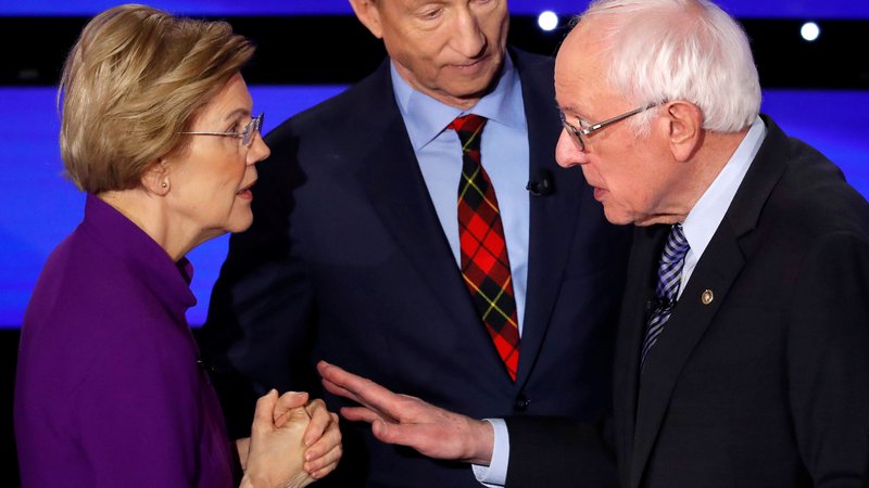 Fotografija: Sedmo televizijsko soočenje demokratskih predsedniških kandidatov je minilo v znamenju boja med Berniejem Sandersom in Elizabeth Warren. FOTO: Shannon Stapleton/Reuters