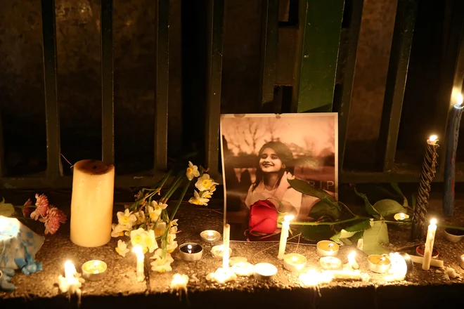 Sestrelitve letala ni preživel nihče izmed 176 ljudi na njem. FOTO: Wana News Agency/Reuters