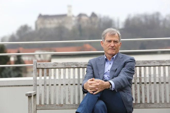 Foto Kemijski Inštitut