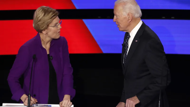 Fotografija: Elizabeth Warren in Bernie Sanders. FOTO: Shannon Stapleton Reuters