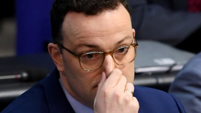 Nemški minister za zdravje Jens Spahn ni bil navdušen nad razpravo in glasovanjem nemškega Bundestaga o spremembi pravil o darovanju organov. FOTO: Annegret Hilse/ Reuters