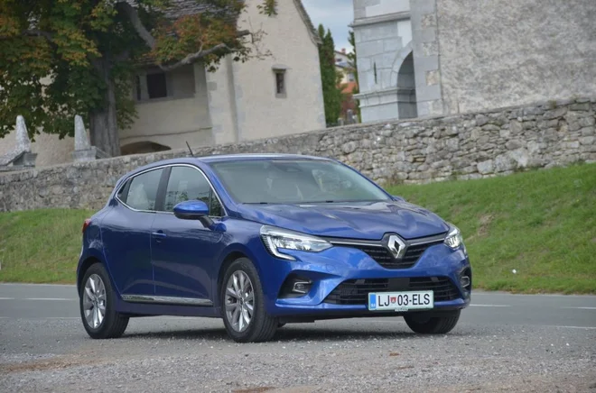 Aktualni renault clio pete generacije kot petvratna kombilimuzina<br />
Foto Gašper Boncelj