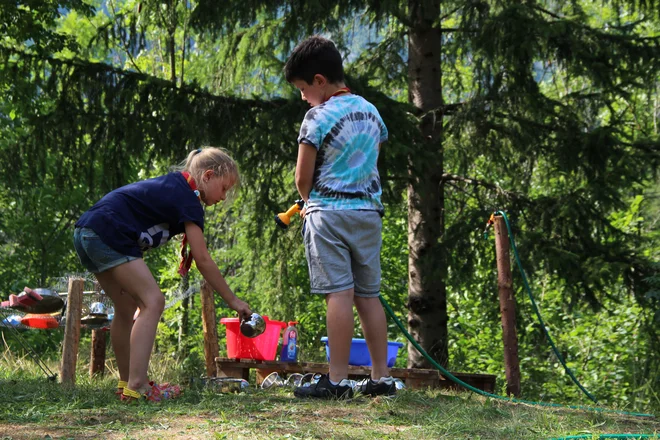 Že pred ustanovitvijo sedanje taborniške organizacije je v Cerknem delovalo nekaj taborniških enot. FOTO: Deja Razpet 