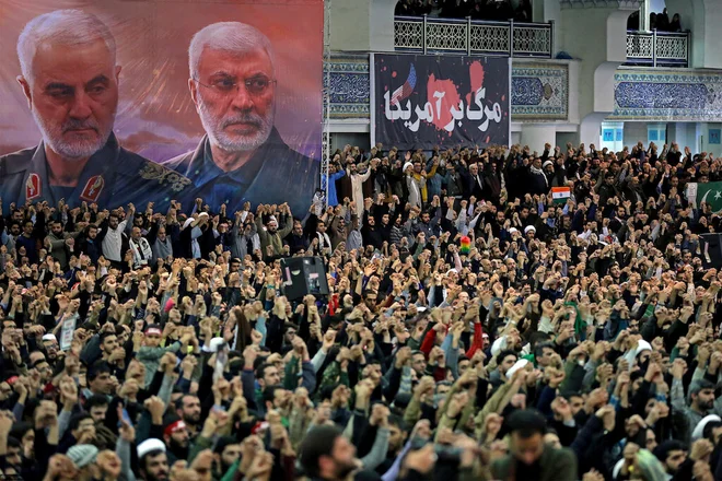 Uboj generala <strong>Sulejmanija</strong> je le zadnji v vrsti konfliktov, ki so doleteli Iran od leta 1979, ko so državljani odstavili šaha <strong>Mohameda Rezo Pahlavija</strong> in nadomestili njegov avtokratski režim z Islamsko republiko. FOTO: Reut