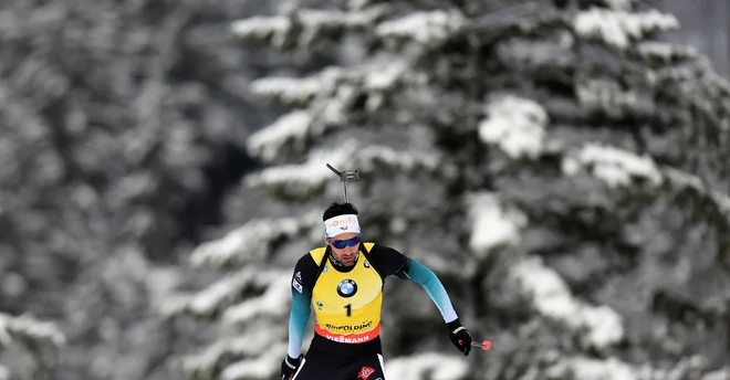 Francoz Martin Fourcade je dobil moško zasledovalno preizkušnjo svetovnega pokala v biatlonu. FOTO: Christof Stache/Afp