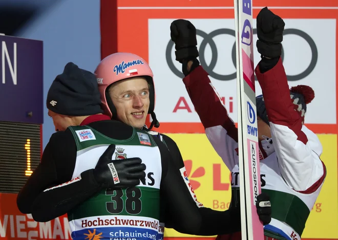 Zmagovalec novoletne turneje Dawid Kubacki. FOTO: Wolfgang Rattay/Reuters
