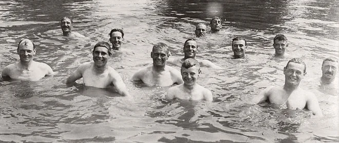 Danes lahko na plavanje gledamo kot na osnovno gibanje človeka v vodi, kot na enega najstarejših tekmovalnih športov in kot na eno najbolj priljubljenih športnorekreativnih dejavnosti ljudi.&nbsp;Foto: arhiv