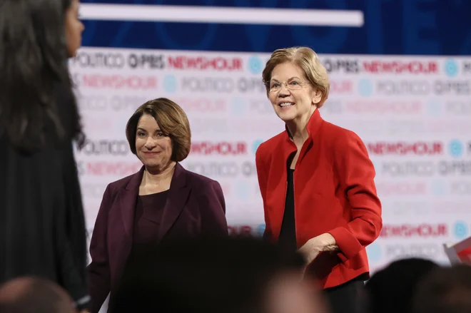 Amy Klobuchar in Elizabeth Warren. FOTO: Justin Sullivan/AFP