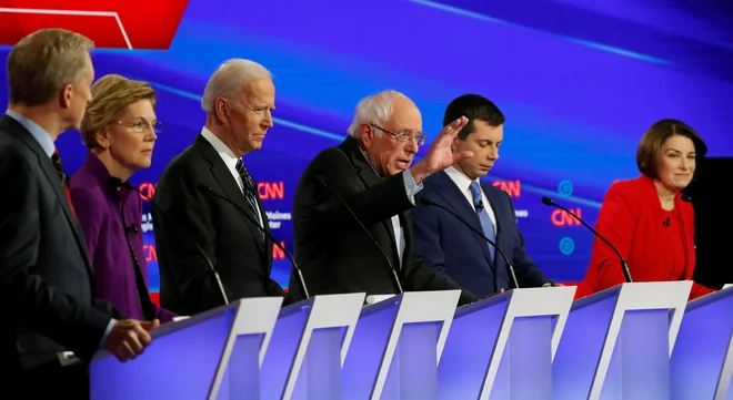 Zadnje demokratsko televizijsko soočenje v Iowi. FOTO: Shannon Stapleton/Reuters