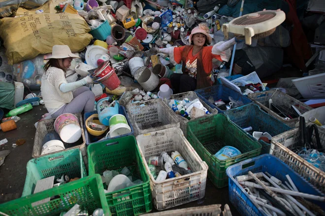 To ni prva kitajska kampanja proti rabi plastike. FOTO: Nicolas Asfouri/AFP