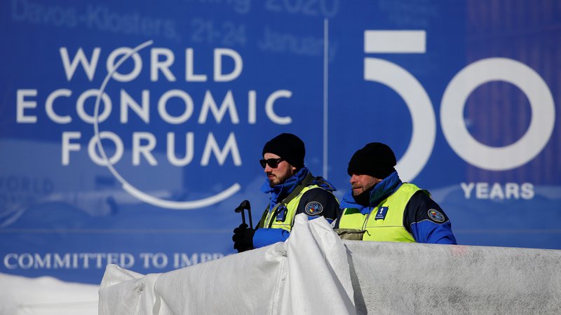 Fotografija: Medtem ko bodo milijarderji verjetno našli skupni jezik, bi lahko v krogih državnikov, ki bodo tokrat prišli v Davos, še naprej vladala kakofonija. FOTO: Denis Balibouse/Reuters