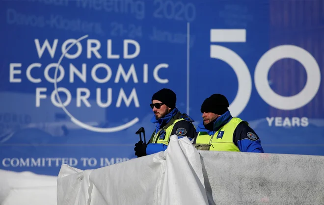 Medtem ko bodo milijarderji verjetno našli skupni jezik, bi lahko v krogih državnikov, ki bodo tokrat prišli v Davos, še naprej vladala kakofonija. FOTO: Denis Balibouse/Reuters