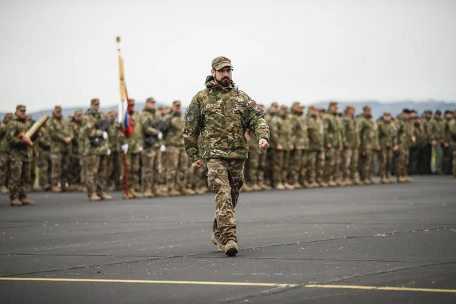 Dan Slovenske vojske, v Cerkljah ob Krki, 14. maja 2019.
[Cerklje ob Krki,vojska,vojaki,vojakinje,prazniki,praznovanje,proslave,postroji]